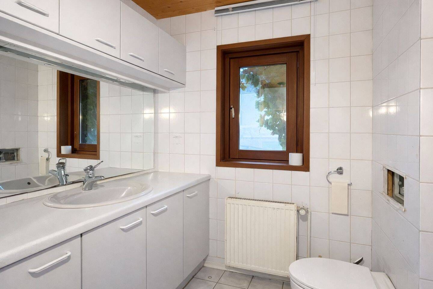 Immobilie in Meßstetten - Großzügiges Familienhaus mit viel Potenzial für Handwerker und Sanierer - Bild 3