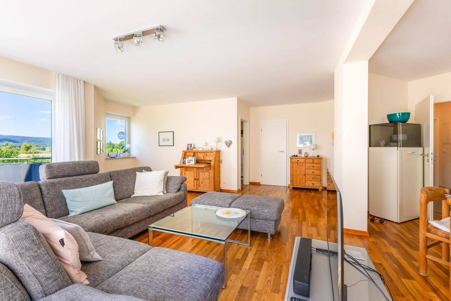 Immobilie in Kenn - Kenn: Attraktive 3 ZKB-Wohnung mit ca. 100 m² WFL, Balkon und Garage in begehrter Lage - Bild 4