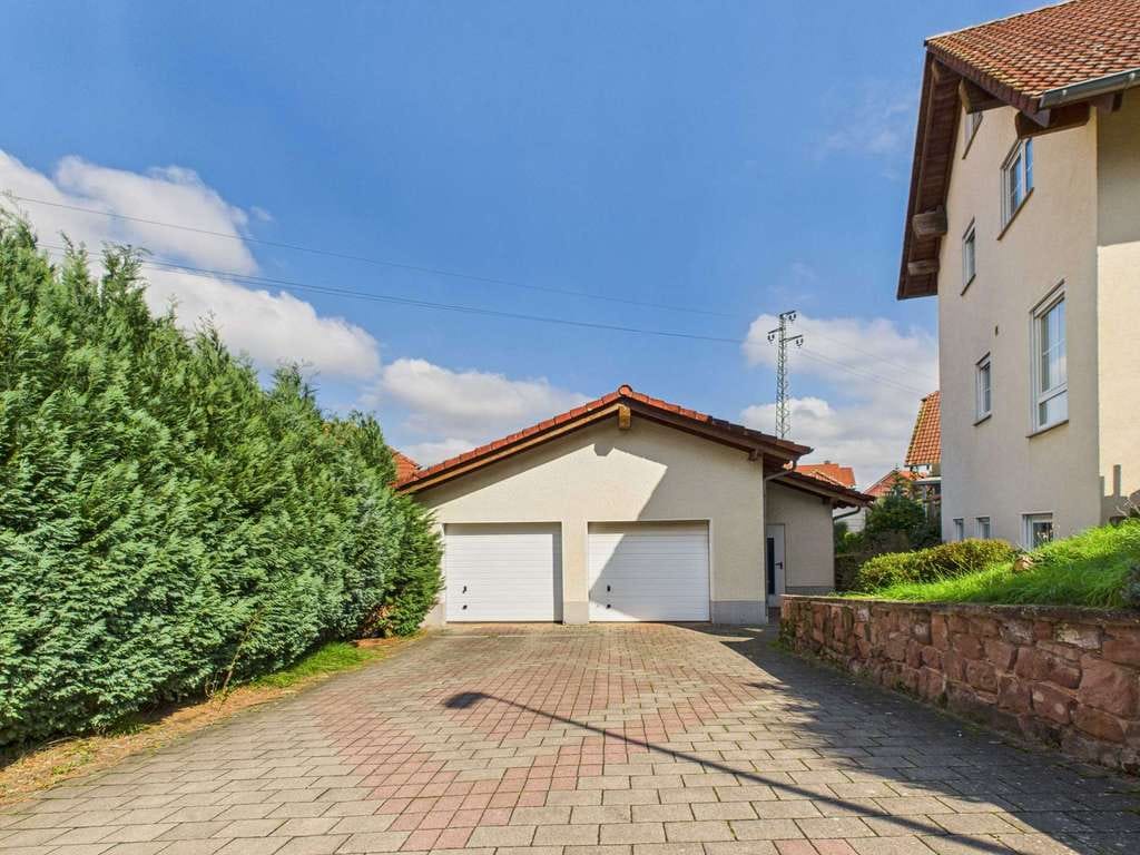 Immobilie in Bruchmühlbach-Miesau - Ihr neues Zuhause: Gepflegte Doppelhaushälfte mit Einliegerwohnung & Terrasse - Bild 3