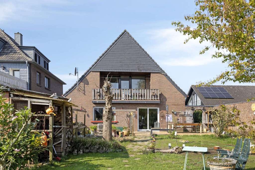 Immobilie in Rees - Millingen: Großzügiges Einfamilienhaus oder Zweigenerationenhaus mit weitläufigem Garten - Bild 1