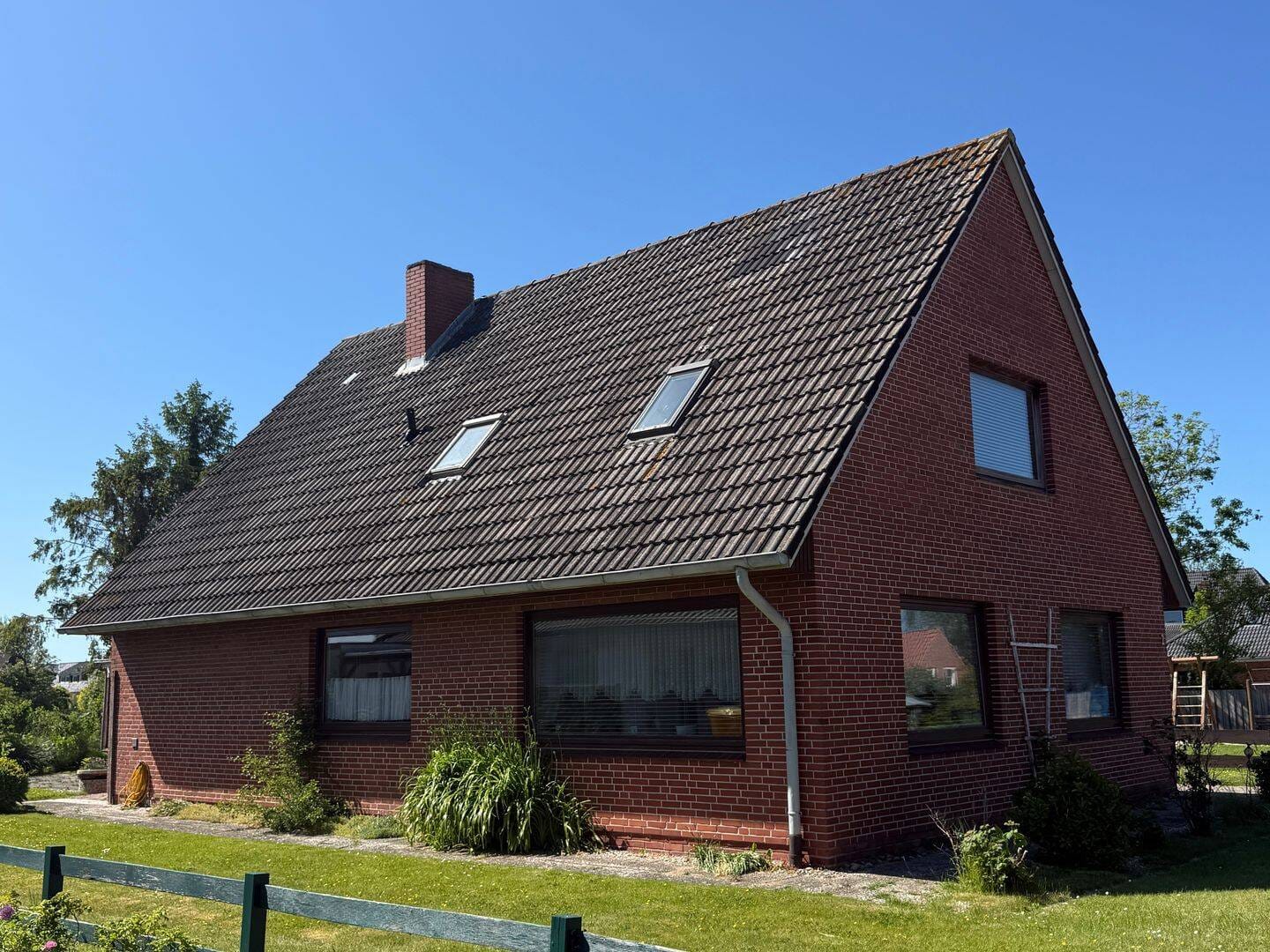 Immobilie in Nordstrand - Einfamilienhaus in ruhiger Lage auf Nordstrand - mit Wintergarten, freiem Feldblick & viel Potenzial - Bild 0