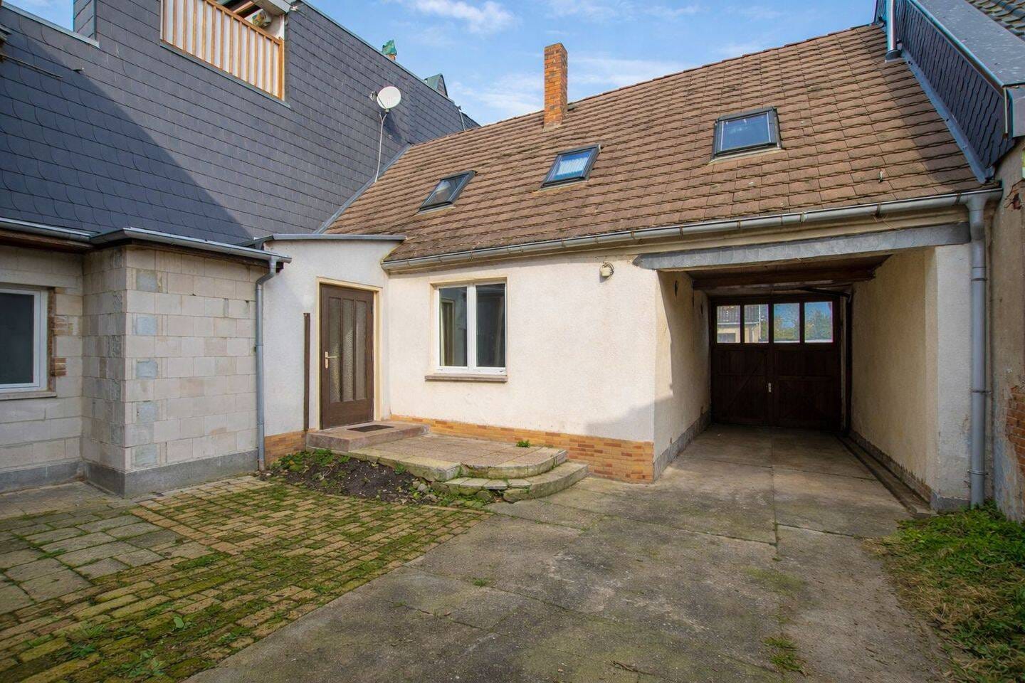 Immobilie in Barby - Reihenmittelhaus mit Hof, Scheune und viel Raum für eigene Ideen in Calbe - Bild 1