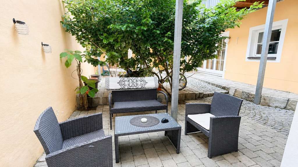 Immobilie in Regensburg - Vermietete 2-Zimmer-Wohnung mit Innenhofterrasse in bester Regensburger Altstadtlage - Bild 4