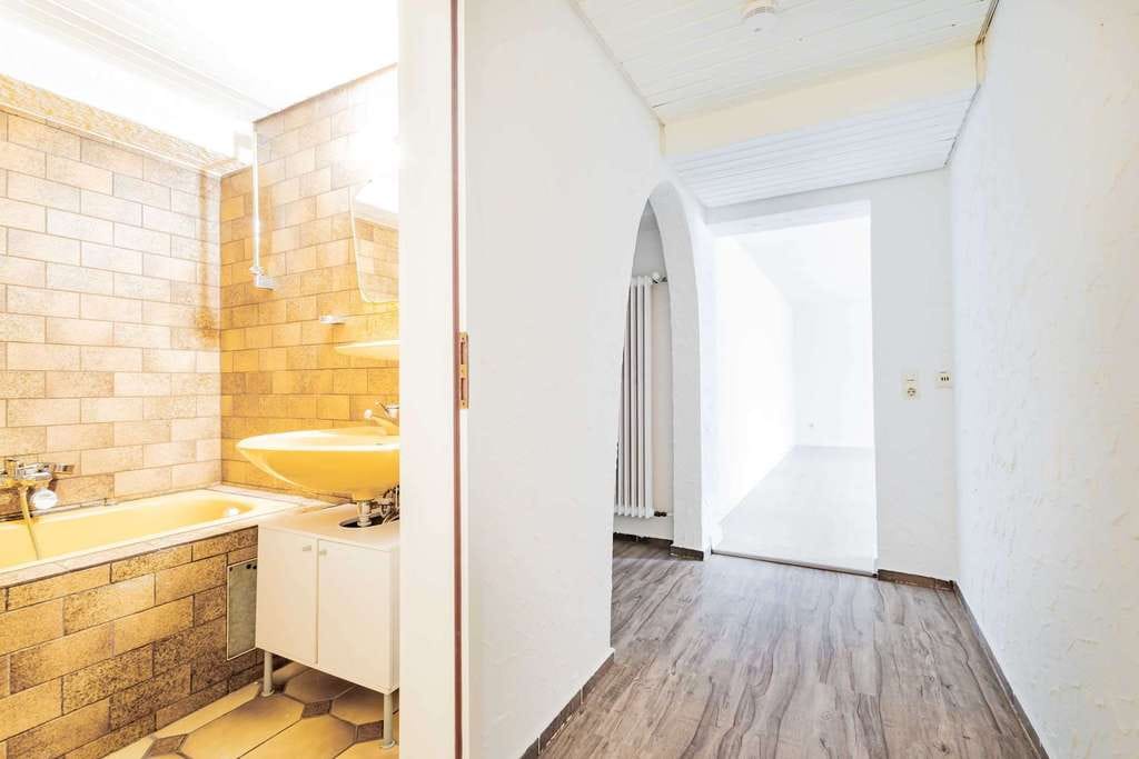 Immobilie in Bad Krozingen - Großzügige 1-Zimmer-Souterrainwohnung in Bad Krozingen-Hausen - Bild 1