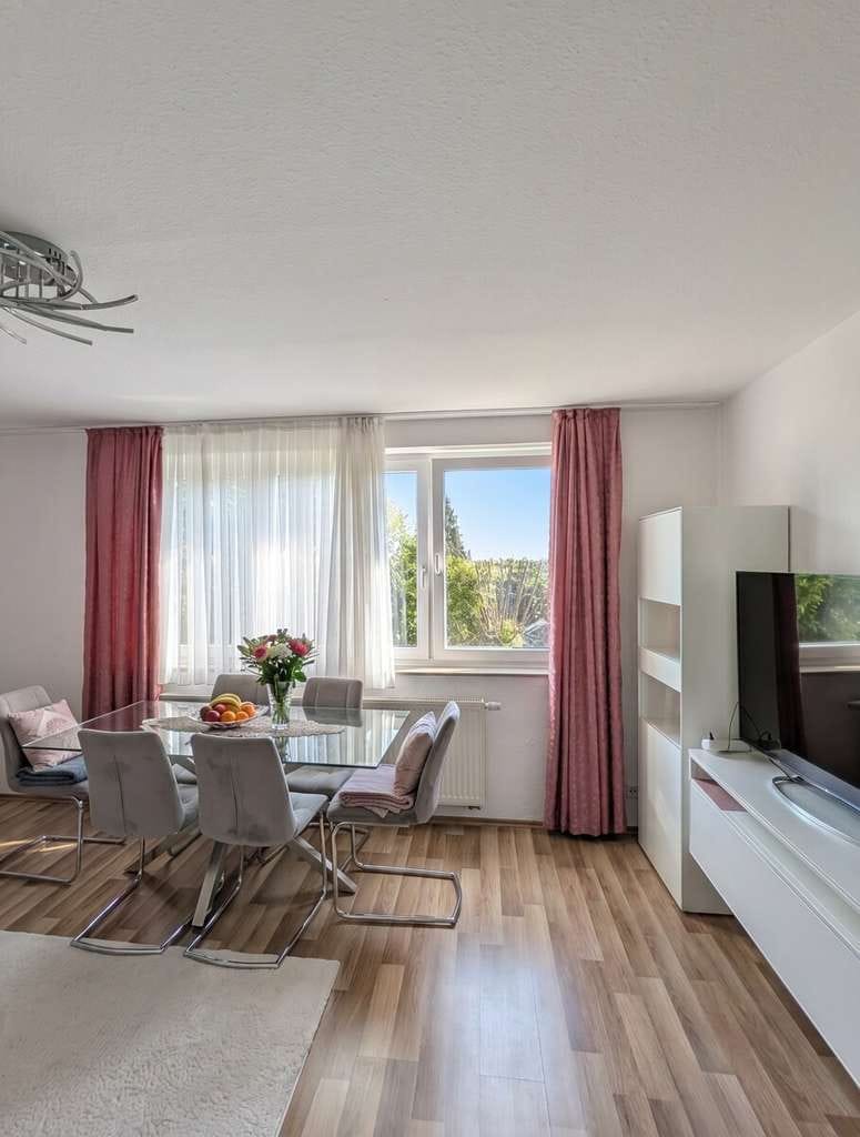 Immobilie in Wipperfürth - Modernisierte Wohnung mit Weitblick in Höhenlage des Wipperfürther Zentrums - Bild 2