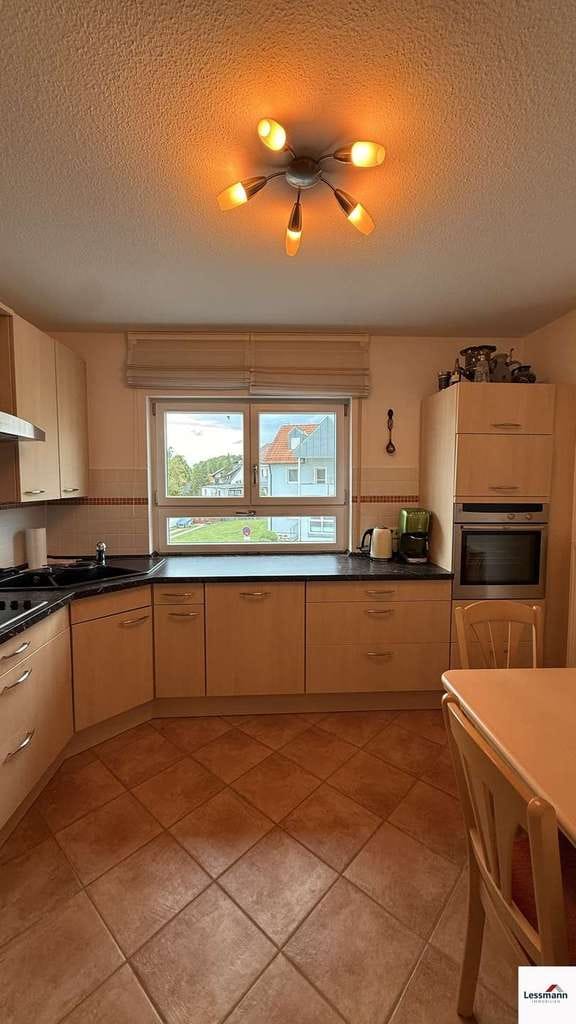 Immobilie in Leinburg - Charmante 3-Zimmer Eigentumswohnung mit großem Balkon und Blick ins Grüne - Bild 3