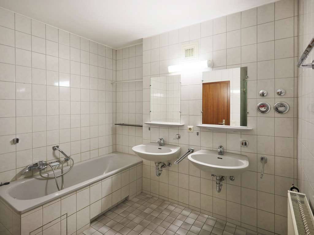 Immobilie in Schömberg - Gepflegte 3,5-Zimmer-Wohnung mit Südwest-Balkon und Aufzug - Bild 1