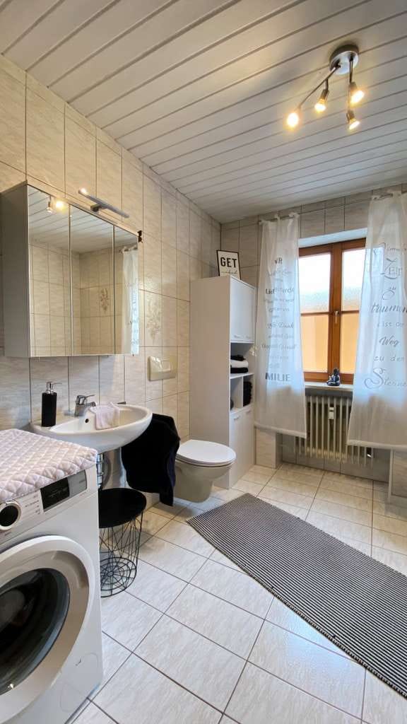 Immobilie in Aletshausen - Großes Zweifamilienhaus mit Einliegerwohnung in ruhiger Lage von Aletshausen  - Bild 4