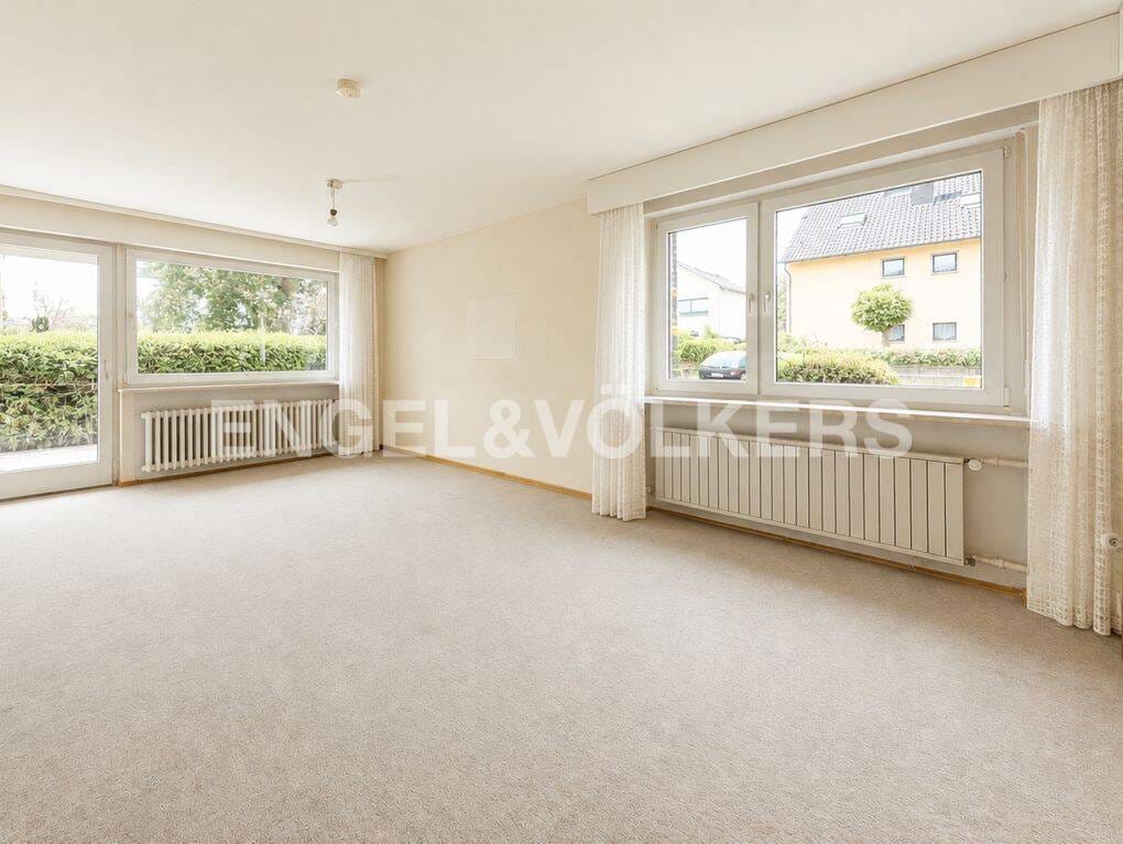Immobilie in Schwebheim - Freistehendes Einfamilienhaus mit großzügigem Grundstück und Potenzial - Bild 1