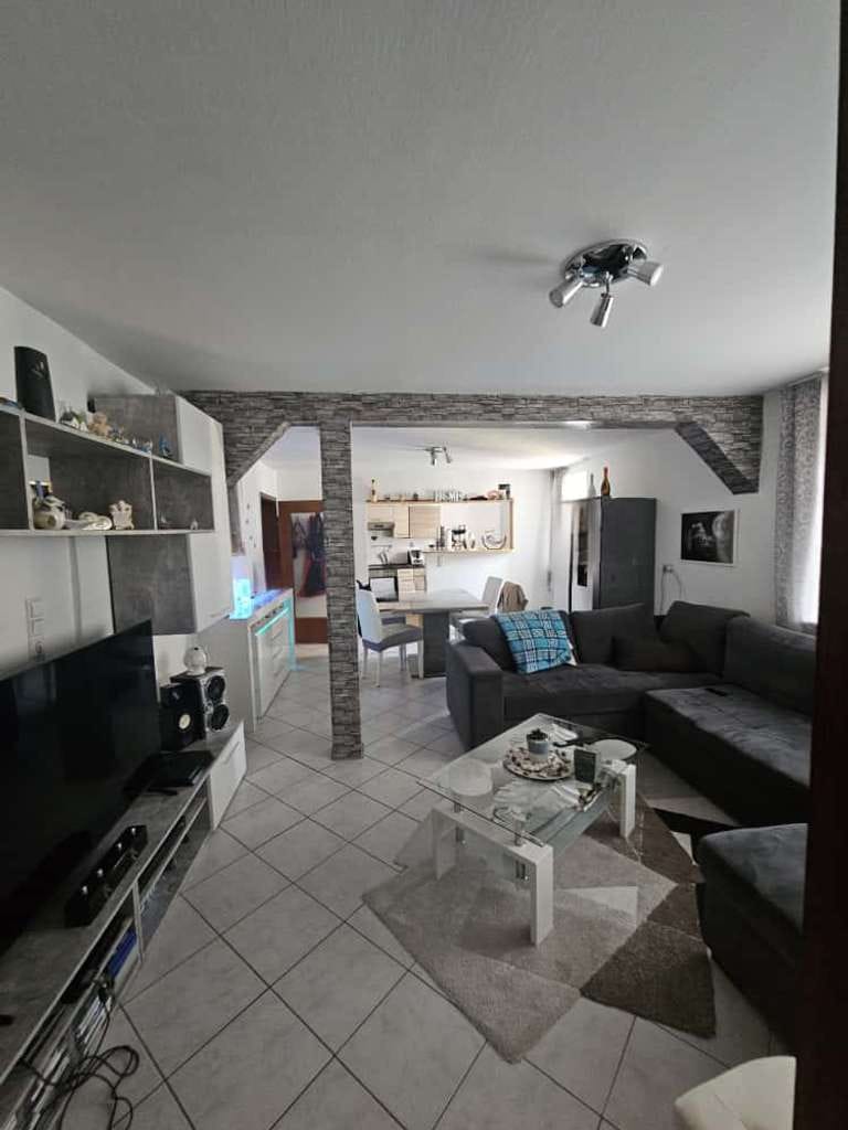 Immobilie in Neuenbürg - Renovierte zentrale 4-Zimmer-Wohnung in Neuenbürg - Bild 0