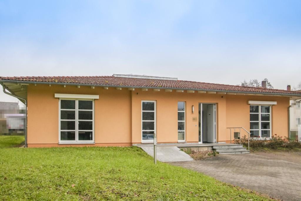 Immobilie in Bad Kissingen - Quadratisch, praktisch, flexibel - außergewöhnliche Immobilie in Bad Kissingen OT Hausen - Bild 0
