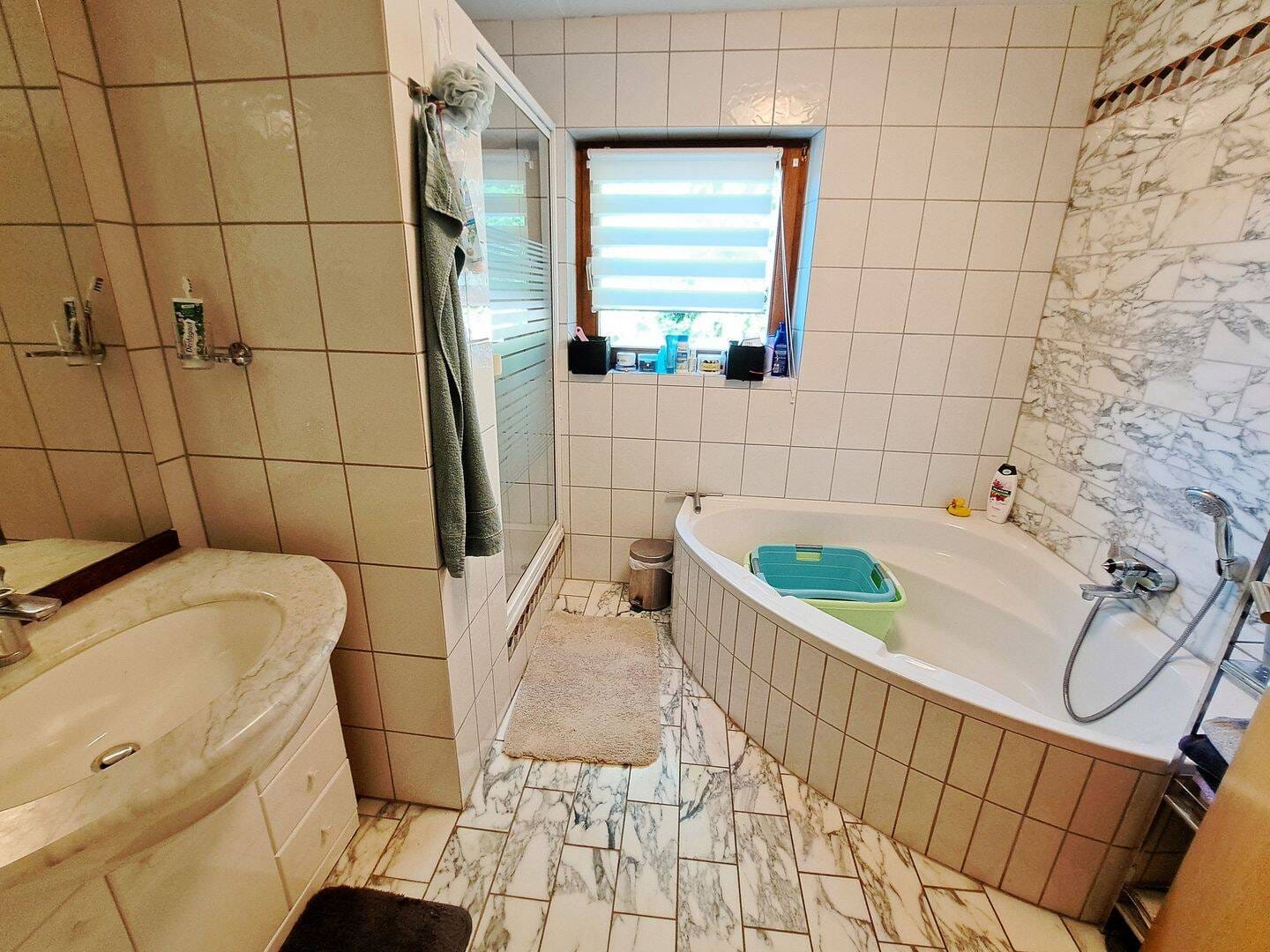 Immobilie in Merzig - Gepflegtes, freistehendes Wohnhaus mit Einliegerwohnung, großem Garten, Wintergarten und Fernblick in ruhiger, einzigartiger Lage von Merzig-Brotdorf - Bild 4