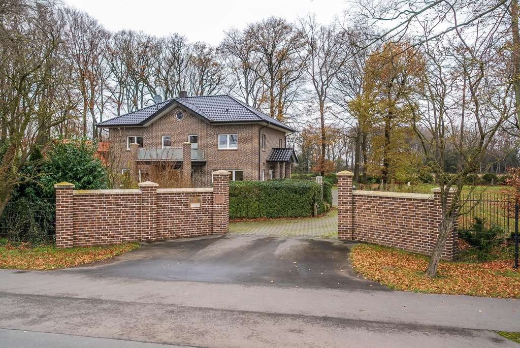 Immobilie in Emstek - Modernes Traumhaus mit Smart Home Komfort und großzügigem Nebengebäude in Emstek/Garthe - Bild 2