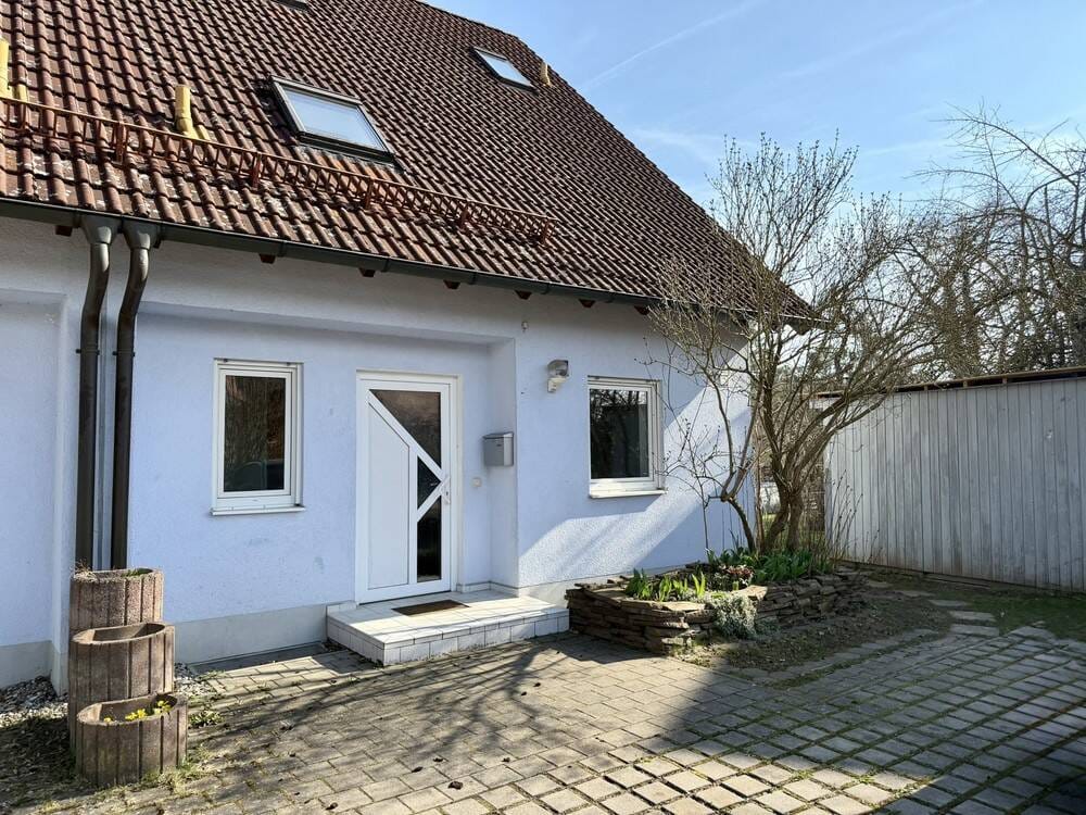 Immobilie in Hilpoltstein - FAMILIENFREUNDLICH - Doppelhaushälfte mit Garten - Bild 0