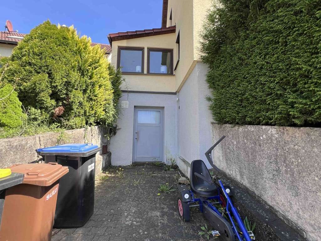 Immobilie in Lichtenwald - 73669 Lichtenwald: Hübsches Einfamilienhaus mit viel Platz, herrlicher Garten, 2 Garagen. Frei. - Bild 4