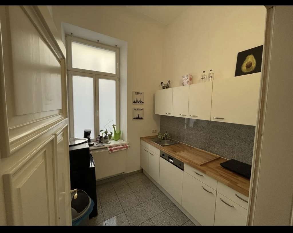 Immobilie in Krefeld - Repräsentatives Jugendstil-Mehrfamilienhaus mit Entwicklungspotenzial und modernisierter Gebäudesubs - Bild 5