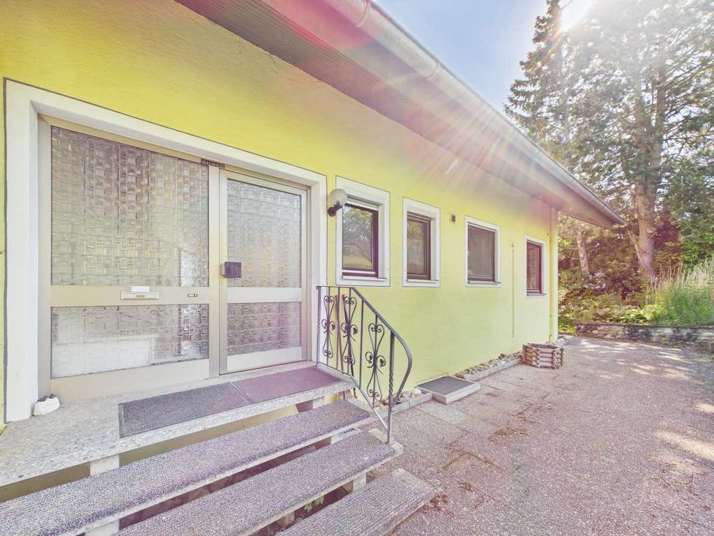 Immobilie in Riedlingen - Platz für Generationen – Familienhaus mit Einliegerwohnung, Garten und viel Potenzial in Pflummern! - Bild 1
