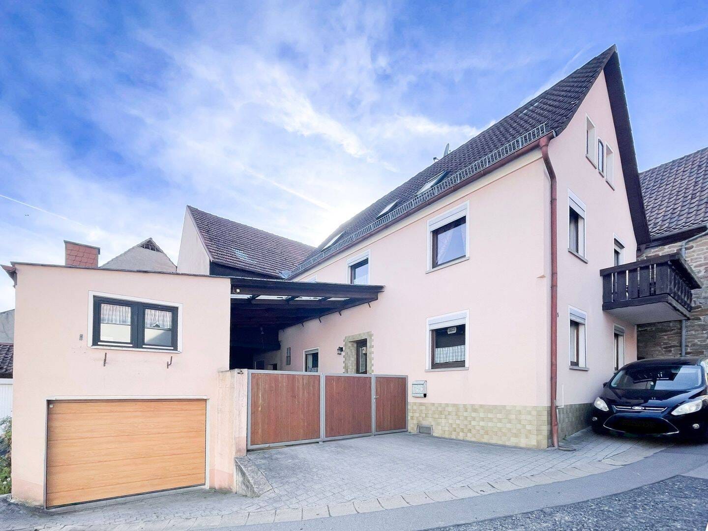 Immobilie in Riedbach - Freistehendes, saniertes Einfamilienhaus in Humprechtshausen mit viel Nutzfläche und großzügigem Hof - Bild 0