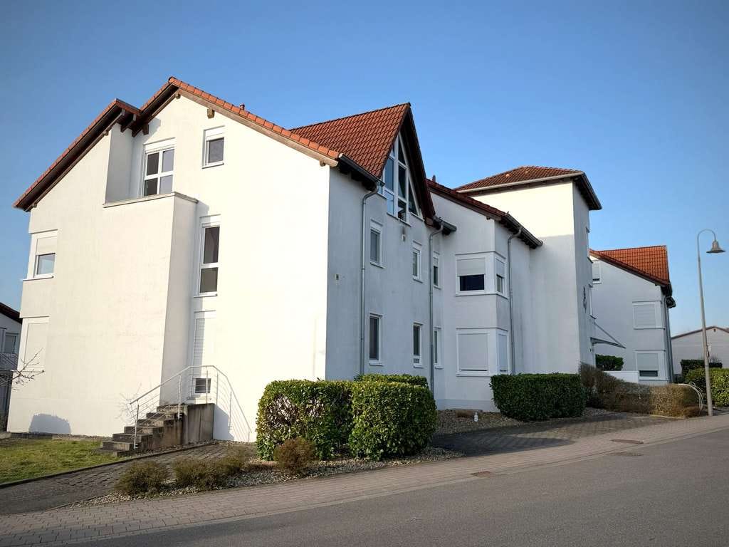Immobilie in Mackenbach - Sehr gepflegte Dachgeschosswohnung mit 2 Tiefgaragenplätzen und Aufzug  - Bild 1
