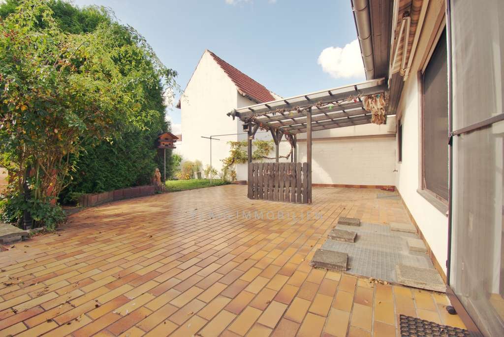Immobilie in Böhl-Iggelheim - Nähe Speyer – Attraktives Einfamilienhaus auf 780 m² Grundstück mit Doppelgarage und  Stellflächen - Bild 2