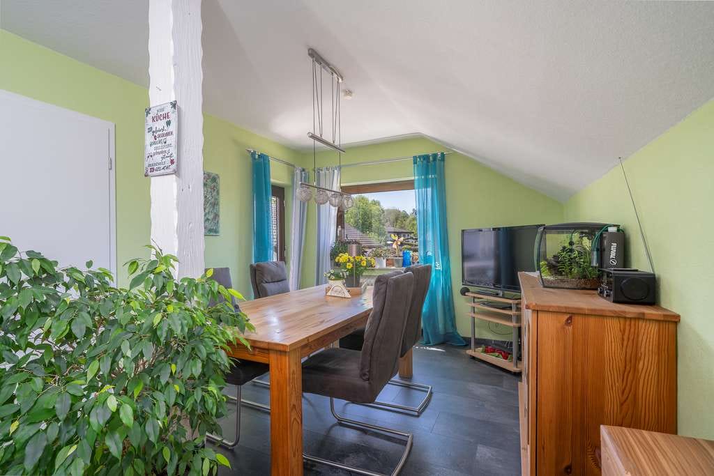 Immobilie in Zimmern ob Rottweil - Dachgeschosswohnung mit Loggia und Garage in Zimmern ob Rottweil - Bild 3