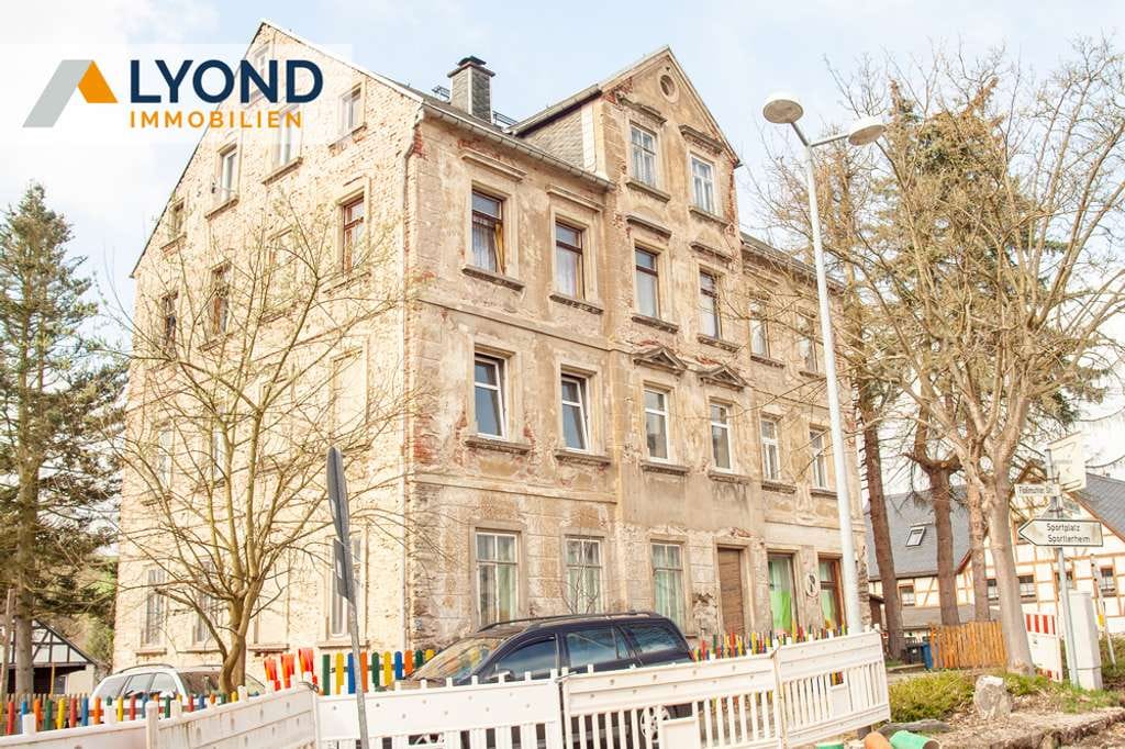 Immobilie in Grünhainichen - Charmantes Mehrfamilienhaus mit großem Grundstück und Ausbaupotenzial - Bild 1