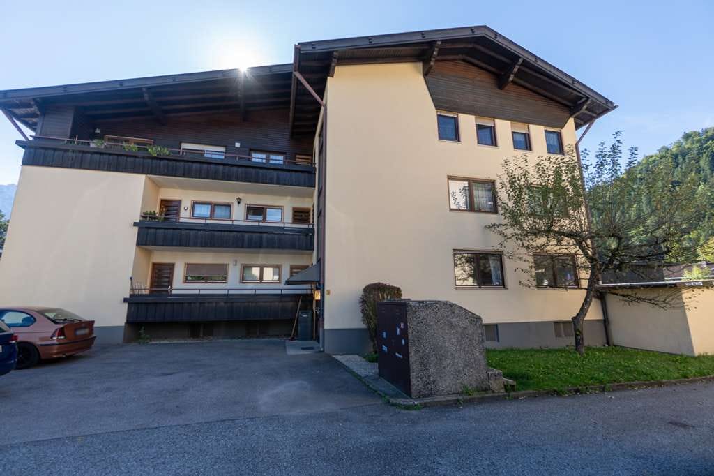 Immobilie in Kiefersfelden - Geräumige 4-Zimmer-Wohnung mit zwei Balkonen – perfekt für Familien und Pendler - Bild 2