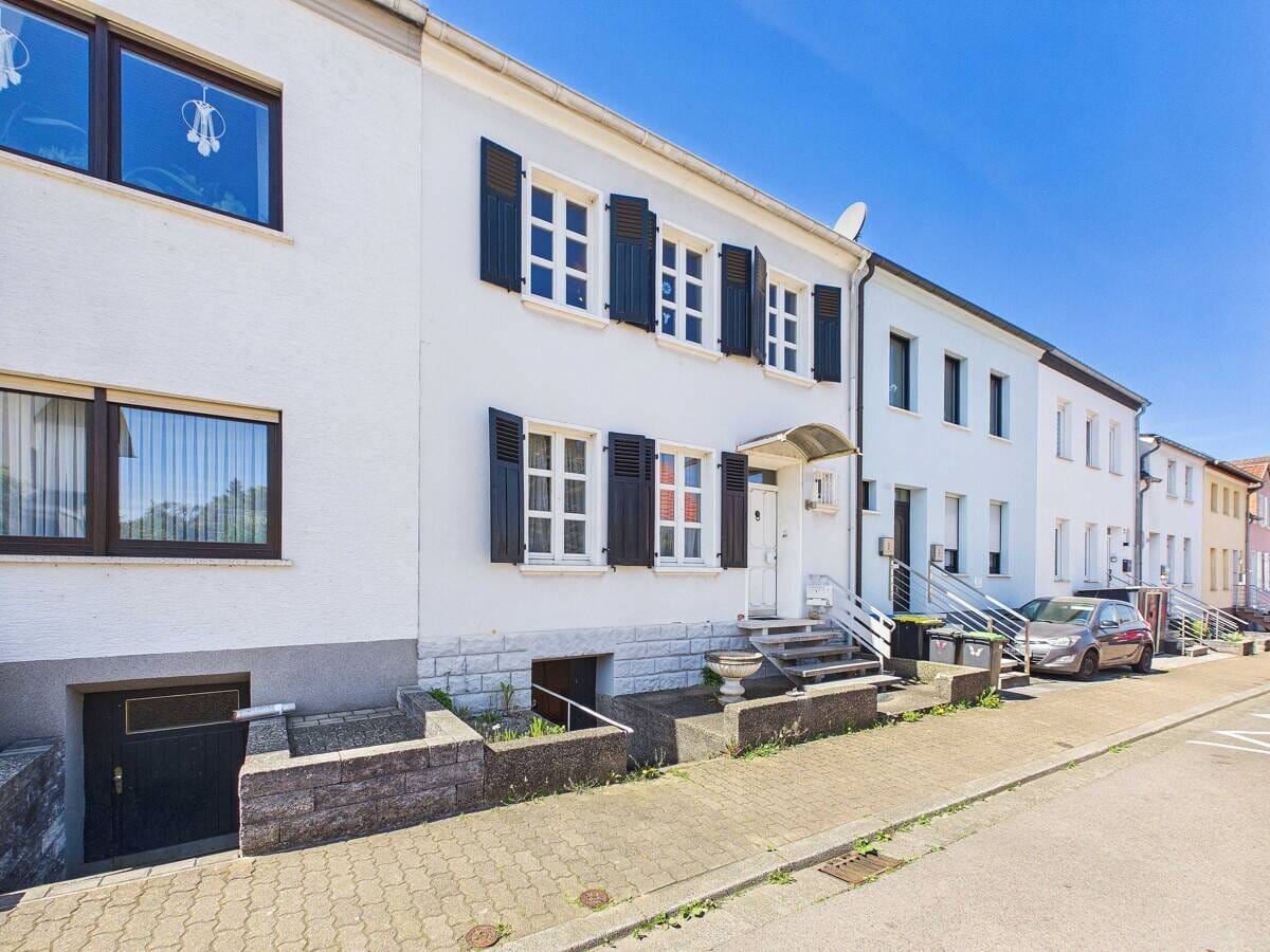 Immobilie in Saarlouis - Zentrales Zweifamilienhaus in Saarlouis-Fraulautern - Bild 1