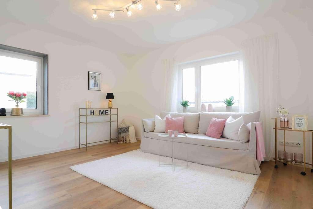 Immobilie in Niederwerrn - *Provisionsfrei*, *Modernisiert*, *Erstbezug* Verkauf Erdgeschosswohnung in Niederwerrn - Bild 1