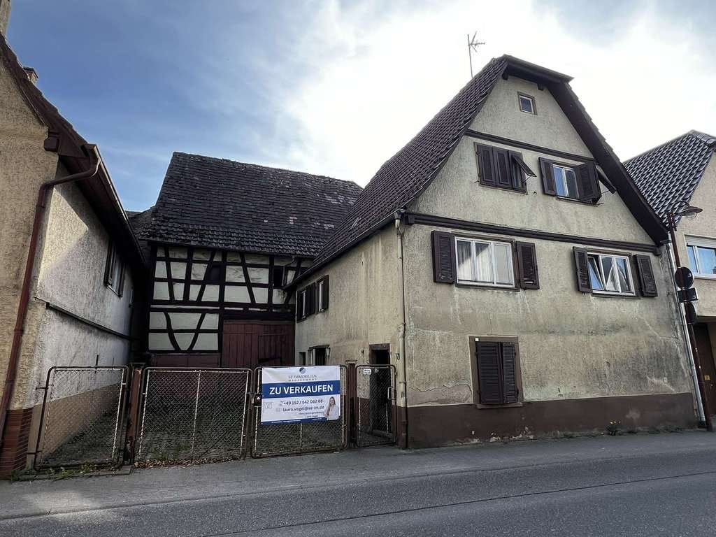Immobilie in Eisingen - Sanierungsobjekt mit Scheune & großem Garten in zentraler Lage zu verkaufen - Bild 0