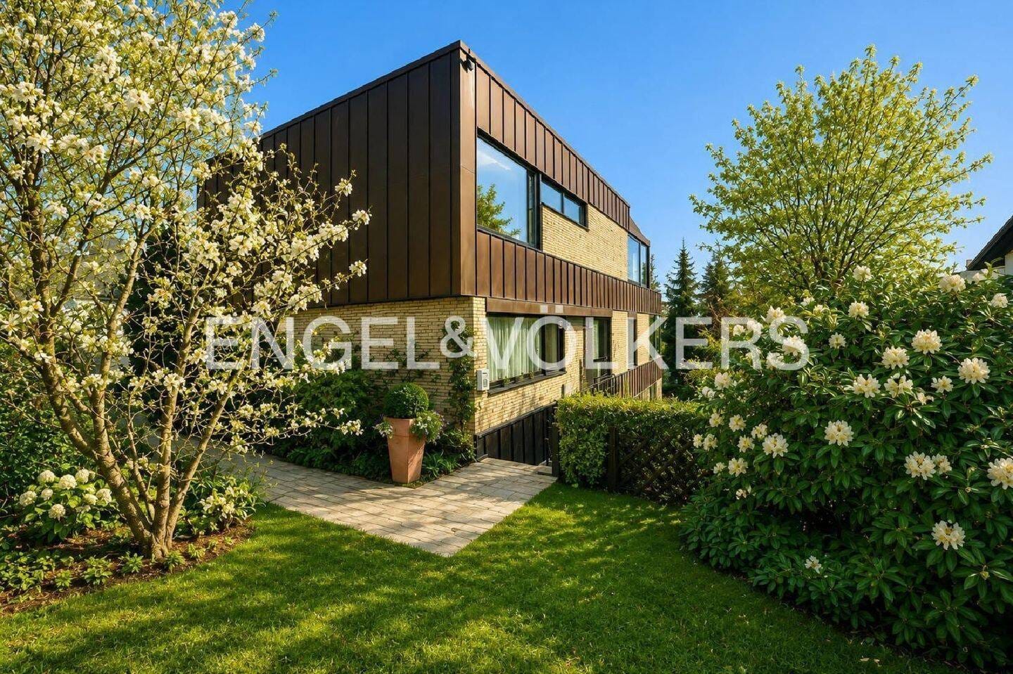 Immobilie in Taunusstein - Großzügiges Architektenhaus mit Charme und Modernisierungspotenzial - Bild 1