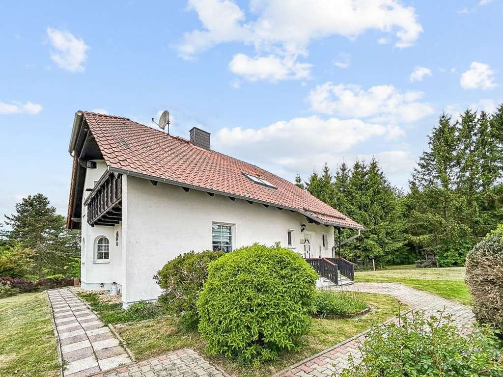Immobilie in Sangerhausen - Viel Platz zum Leben im Einfamilienhaus mit Traumgrundstück in Sangerhausen - Bild 1