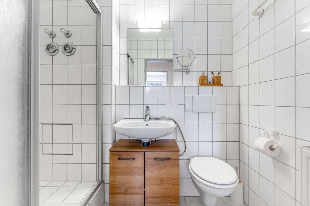 Immobilie in Viechtach - 2-Zimmer-Wohnung mit Ostbalkon & Tiefgarage – ruhig wohnen mit Weitblick! - Bild 1