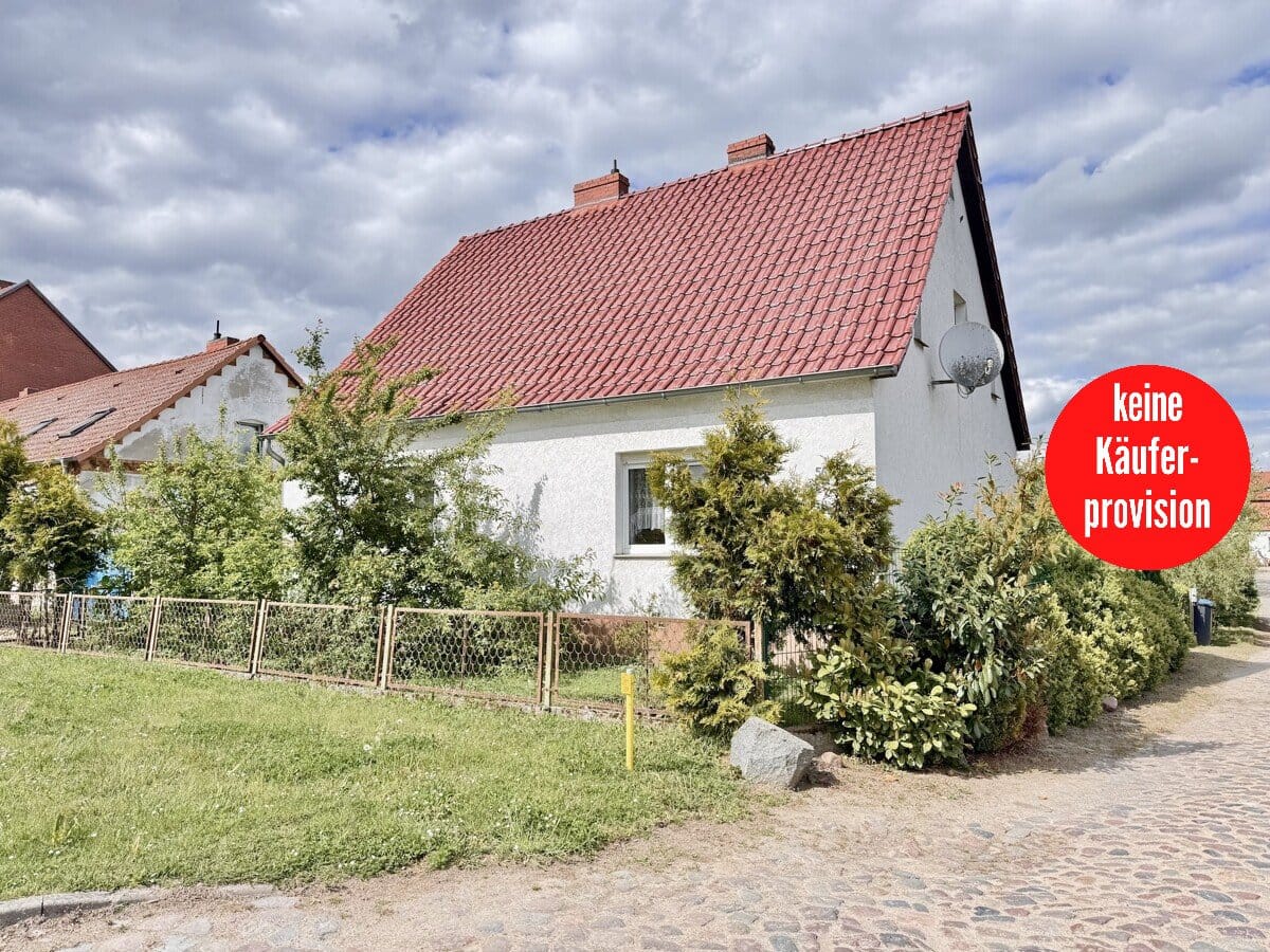 Immobilie in Rossow - HORN IMMOBILIEN++Einfamilienhaus mit zwei Heizsystemen in Rossow zwischen Pasewalk und Löcknitz - Bild 0