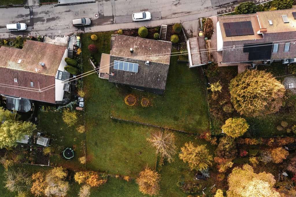 Immobilie in Haiterbach - Kernsaniertes Zweifamilienhaus mit Option auf 3 Wohneinheiten | Ausbaureserve | Garage | Haiterbach - Bild 0