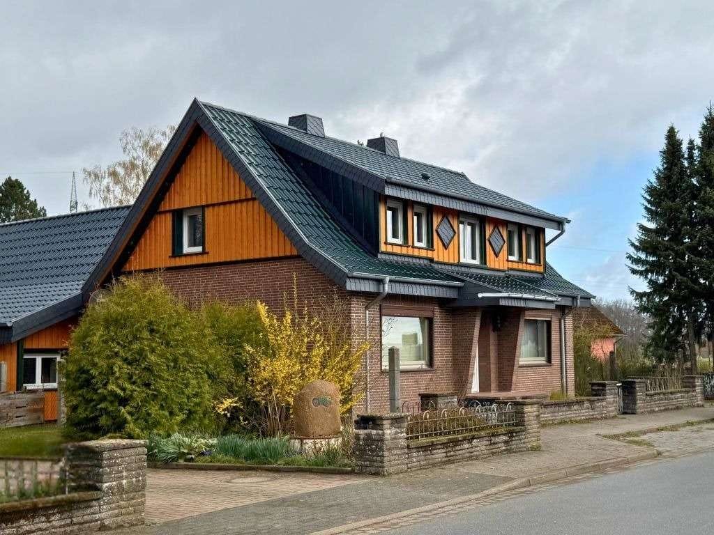 Immobilie in Schwienau - Hier fehlt nur noch der letzte Schliff... Teilsanierte Hofstelle nahe Ebstorf - Bild 1