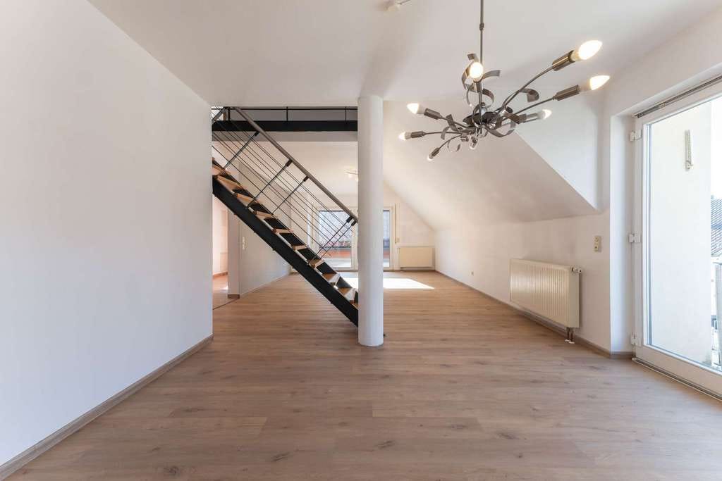 Immobilie in Pfalzgrafenweiler - 5-Zimmer-Maisonette | 2024 modernisiert | Jetzt bezugsfrei - Bild 1