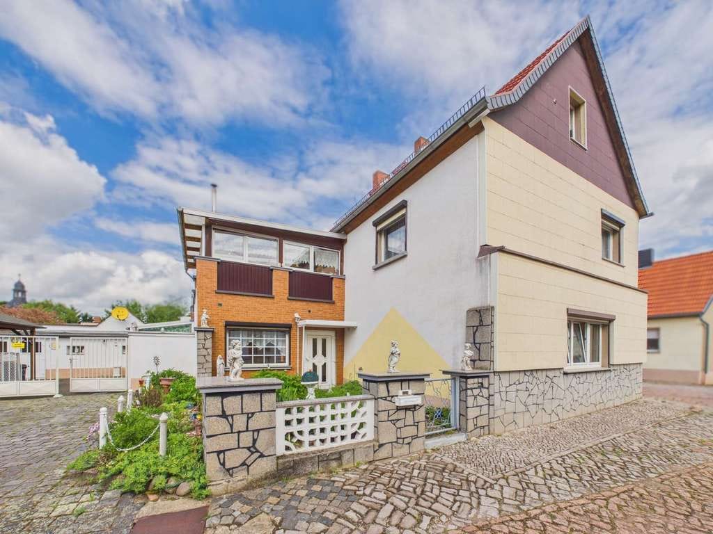 Immobilie in Könnern - Einfamilienhaus mit Hof, Garten & Ausbaupotenzial in Beesedau - Bild 2