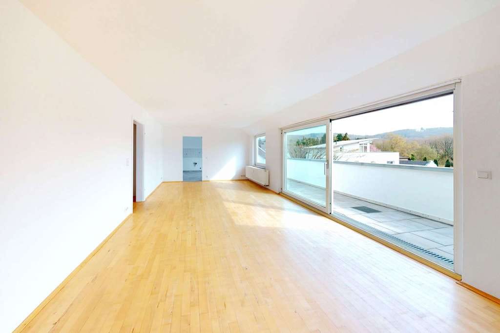 Immobilie in Rheinbreitbach - 4-Zimmer-Familienwohnung mit großer Dachterrasse in Südlage - Bild 2