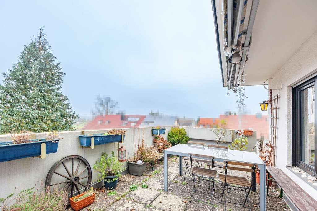 Immobilie in Gundelfingen - Lichtdurchflutete und vermietete Penthouse-Wohnung in traumhafter Wohnlage - Bild 3