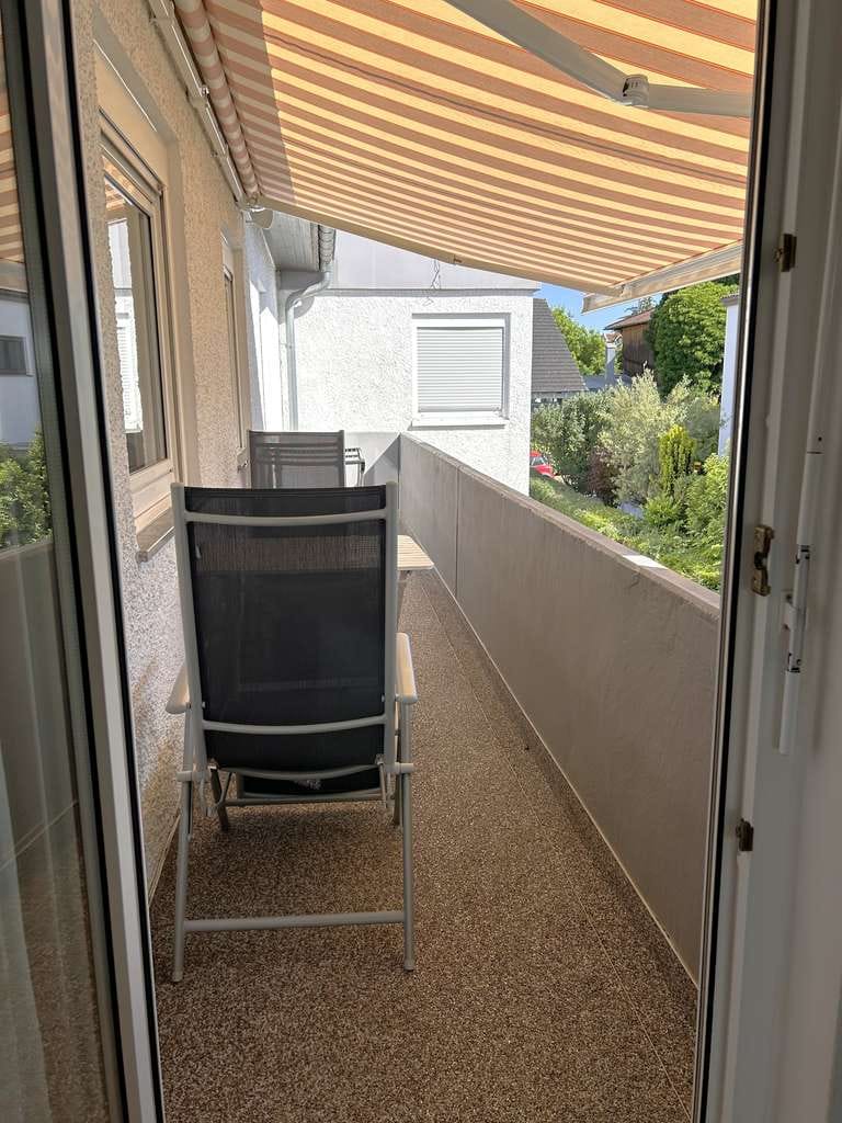 Immobilie in Flein - Sonnige 4 ,5 Zimmer Wohnung In Flein mit 3 Balkonen , Einbauküche und Garage - kurzfristig beziehbar - Bild 2