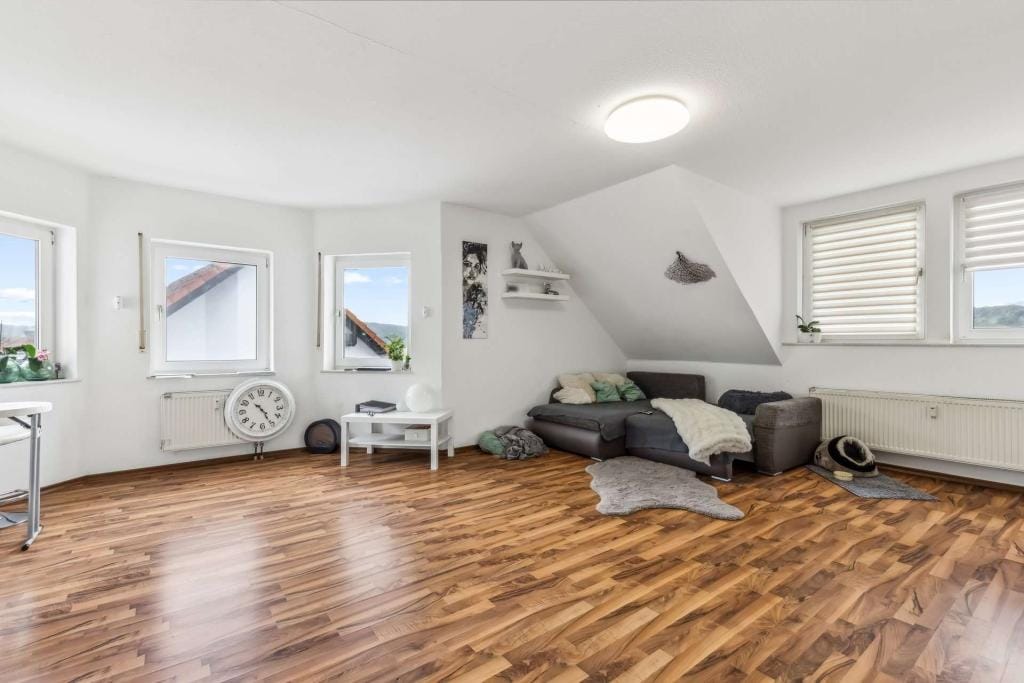 Immobilie in Gladenbach - Attraktives Mehrfamilienhaus in idyllischer Lage von Weitershausen - Bild 1