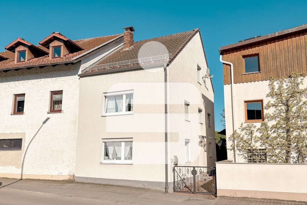 Immobilie in Windorf - Solide Investition mit Zukunft: Vermietetes Reihenendhaus in Windorf! - Bild 0