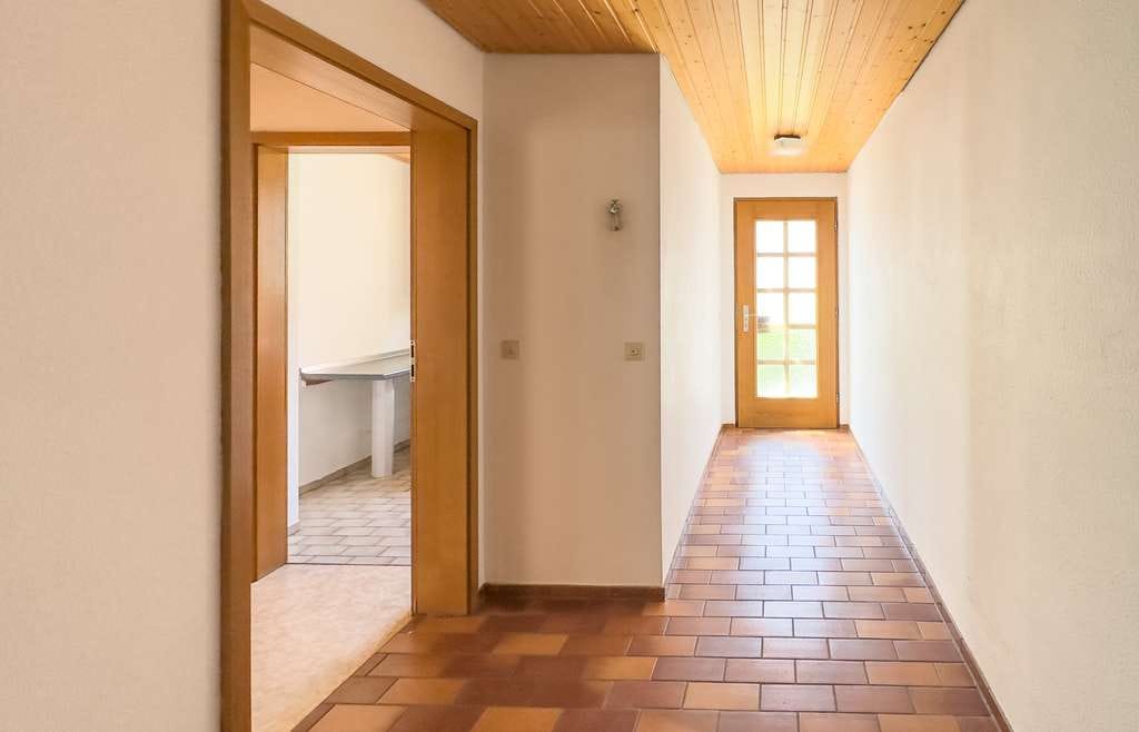Immobilie in Weinstadt - Weinstadt - Schnait, erst die Renovierung und dann die Freude! 3 Familienhaus + große Garage. - Bild 1