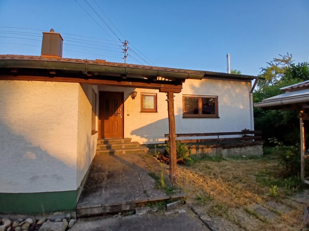 Immobilie in Ichenhausen - Einfamilienhaus mit vielen Möglichkeiten - Ichenhausen - Bild 2