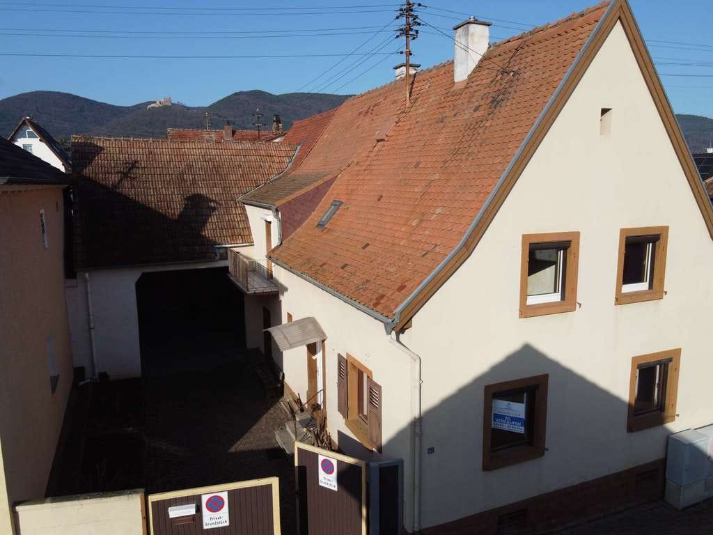 Immobilie in Maikammer - „Viel Raum für Wohnen und Arbeiten – Haus mit Scheune und großem Hof“ - Bild 1