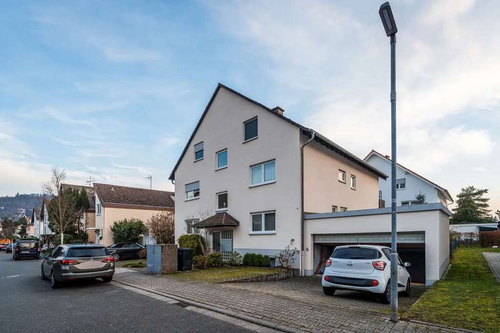 Immobilie in Alsbach-Hähnlein - Gepflegte 2-Zimmer-Wohnung mit Stellplatz – attraktive Kapitalanlage in ruhiger Lage - Bild 1