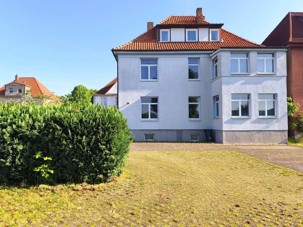 Immobilie in Hagenow - Stilvolles Wohn- und Geschäftshaus (2-3 Familienhaus möglich) mit großem Grundstück - Bild 4