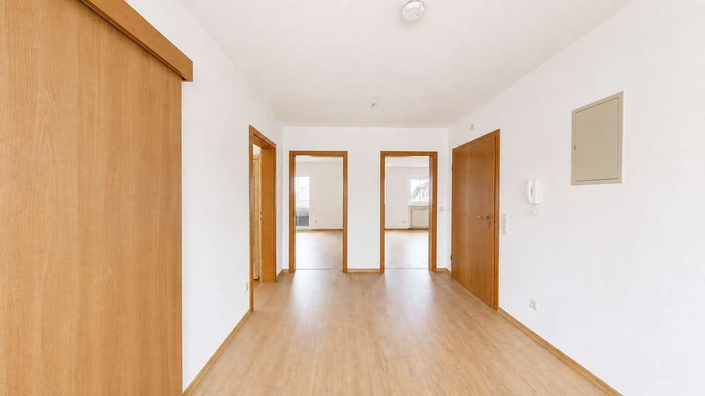 Immobilie in Metten - Sonnige 2,5-Zimmer-Wohnung mit Balkon und Garage in ruhiger Lage von Metten - Bild 3