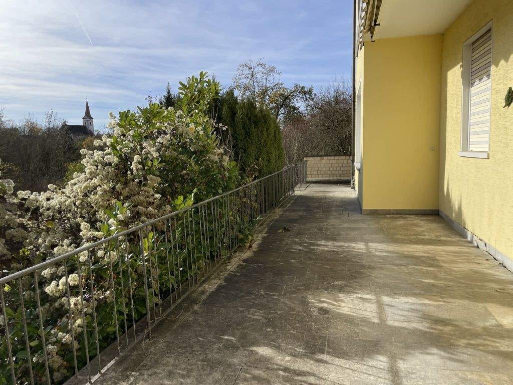 Immobilie in Ippesheim - Wohnhaus mit Nebengebäude u. großem Garten in herrlicher Südhanglage! - Bild 2